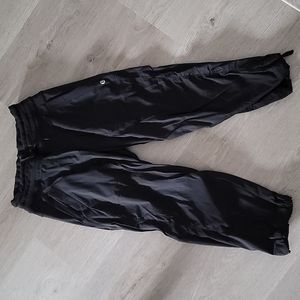 Lululemon size 2 dance studio capris